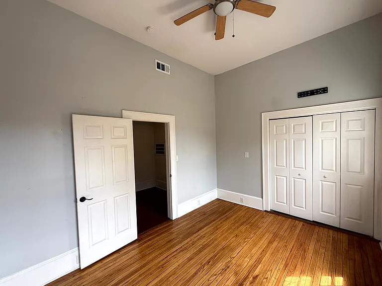 227 W Hall St — Photo 10