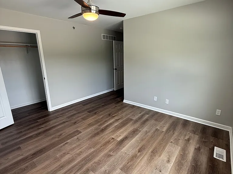 1301 McKee St #102 — Photo 6