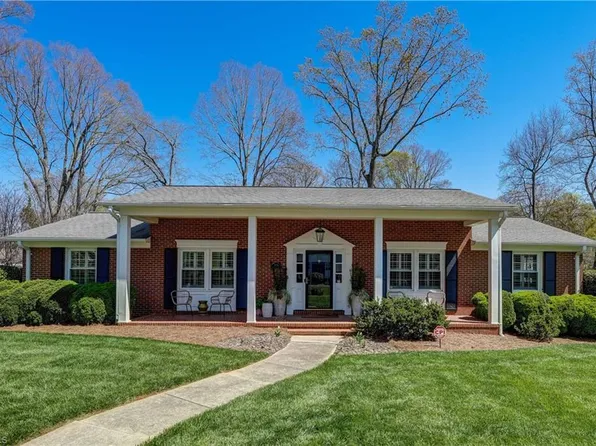 2718 Courtney Ln, Greensboro, NC 27408