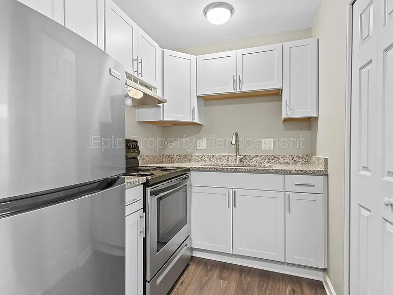 1427 Ford Ave #1 — Photo 2
