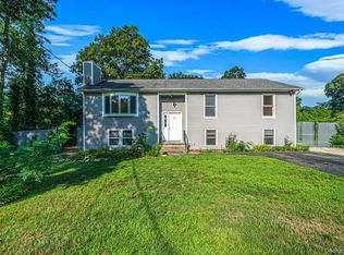 28 Strafford Street, Mastic, NY 11950
