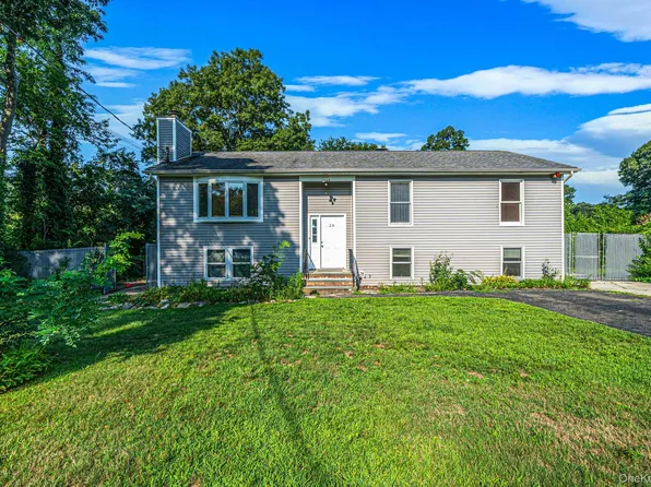 28 Strafford Street, Mastic, NY 11950