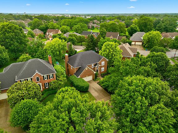 2nd image of 1165 Chetford Dr