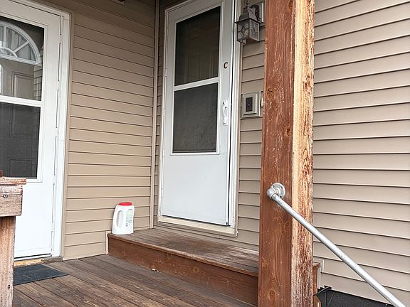 2nd image of 307 E Jefferson St #C