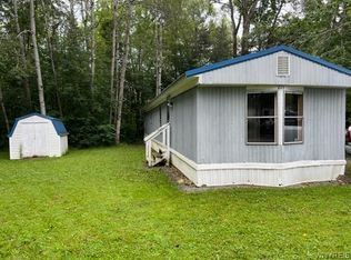 225 Meadow Ln, Delevan, NY 14042