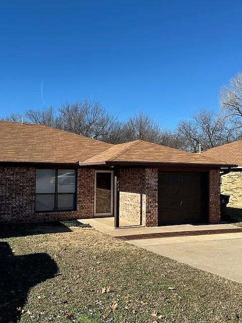 2 bed, 956 sqft, $1,200 — Photo 2
