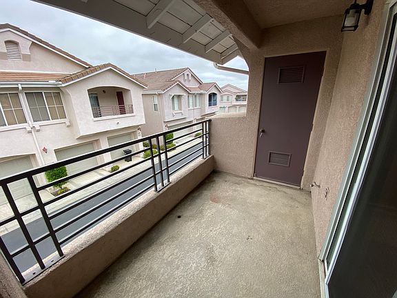 5th image of 1148 De Leon Dr