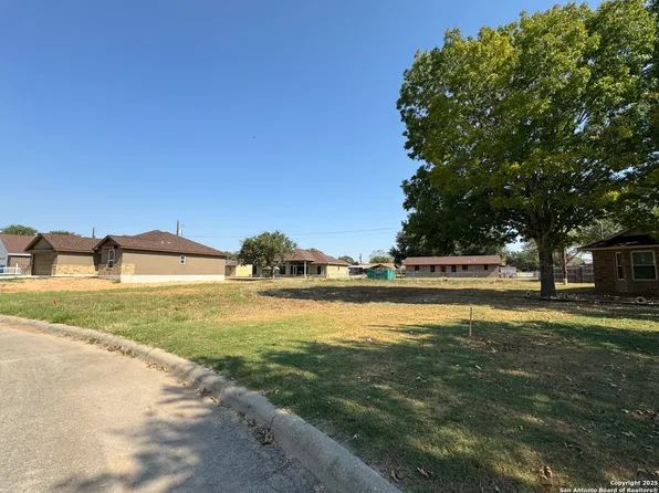 1117 Iris Crescent LOT 40, Floresville, TX 78114