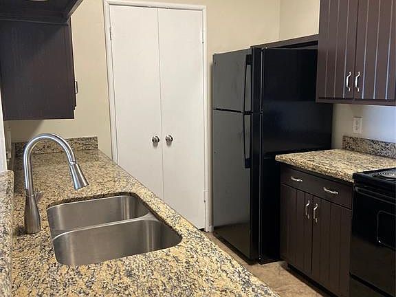 3rd image of 1306 Marina Bay Dr APT 204C