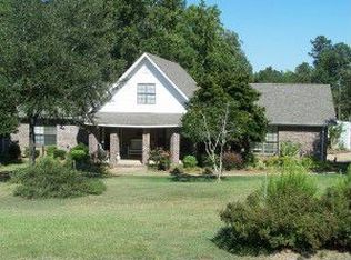 6 Yellow Brick Rd, Columbus, MS 39702