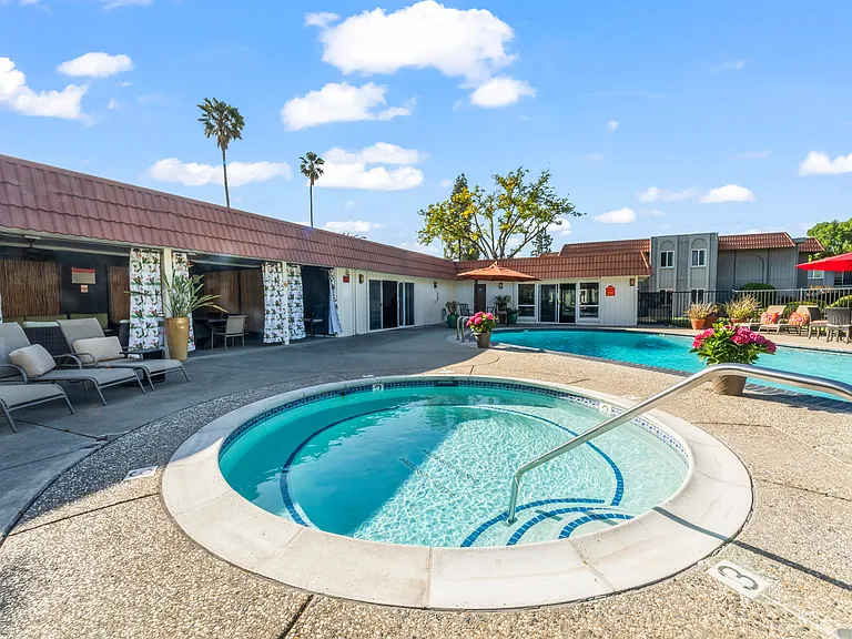 2451 Santa Rita Rd #52 — Photo 32