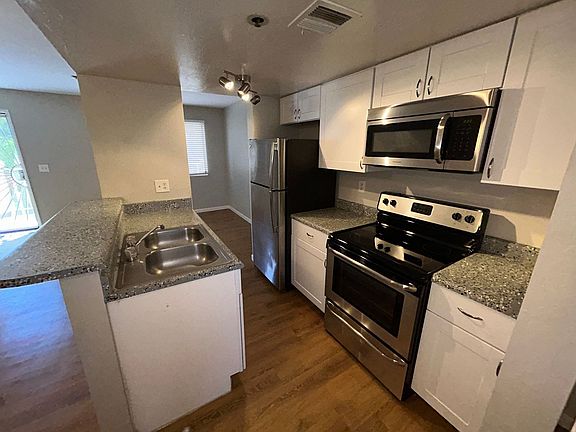 2nd image of 12123 W Bell Rd Unit 338