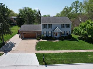 2261 Crow Creek Rd, Bettendorf, IA 52722