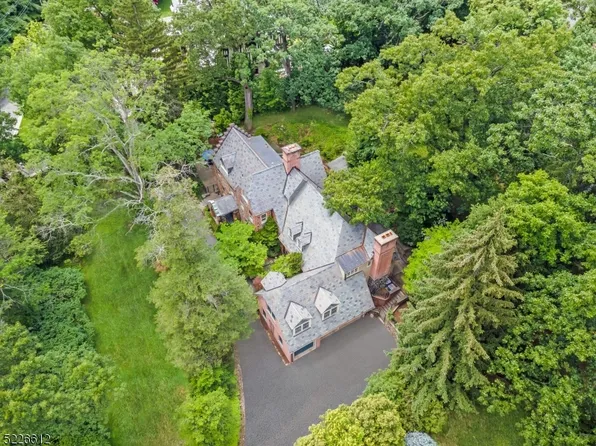 71 WESTERN DRIVE, Millburn Twp., NJ 07078