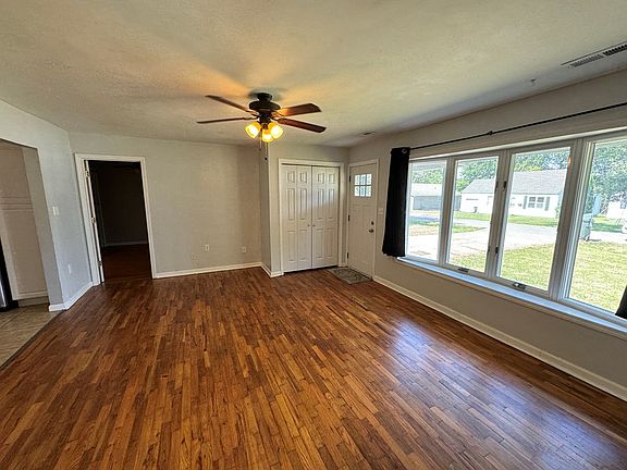 4th image of 609 W Link St