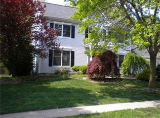 11 Lehigh Dr, Kendall Park, NJ 08824