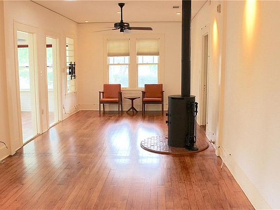 4th image of 4808 Avenue F