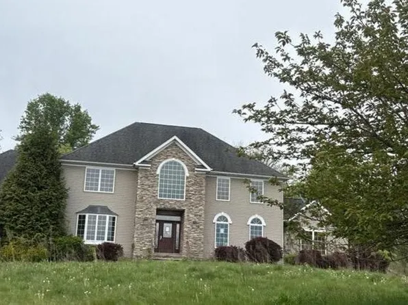 9 Dagmar Dale Dr, Vernon, NJ 07462