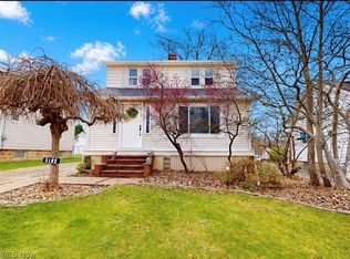 5162 Oakmont Dr, Lyndhurst, OH 44124