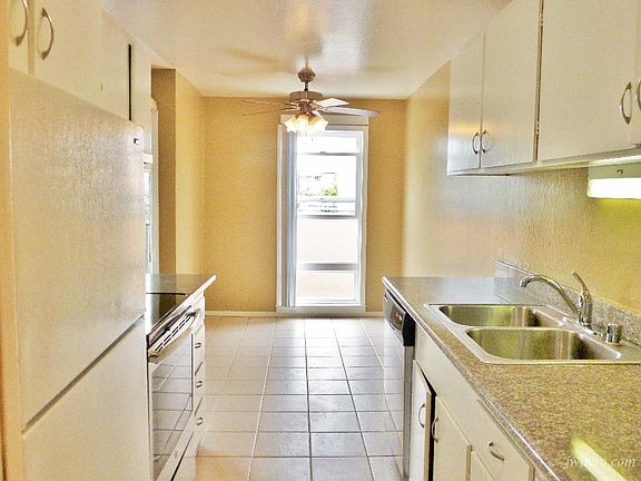 3rd image of 619 N San Mateo Dr APT 107