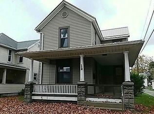 349 S 9th St, Coshocton, OH 43812
