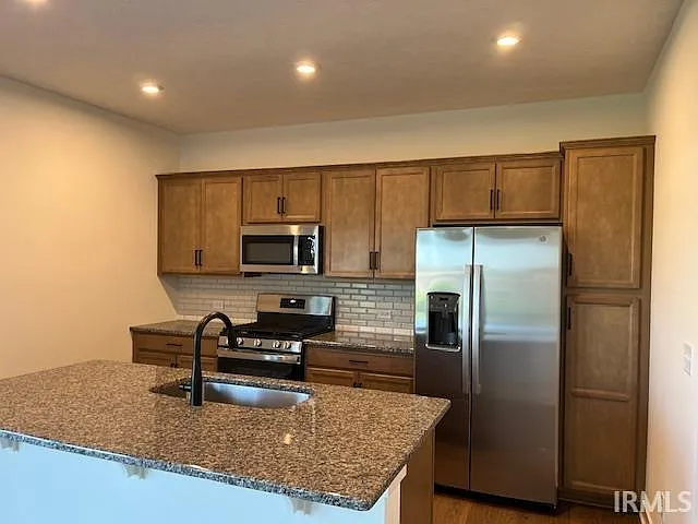 3 bed, 2.5 bath, 1571 sqft, $2,395 — Photo 4