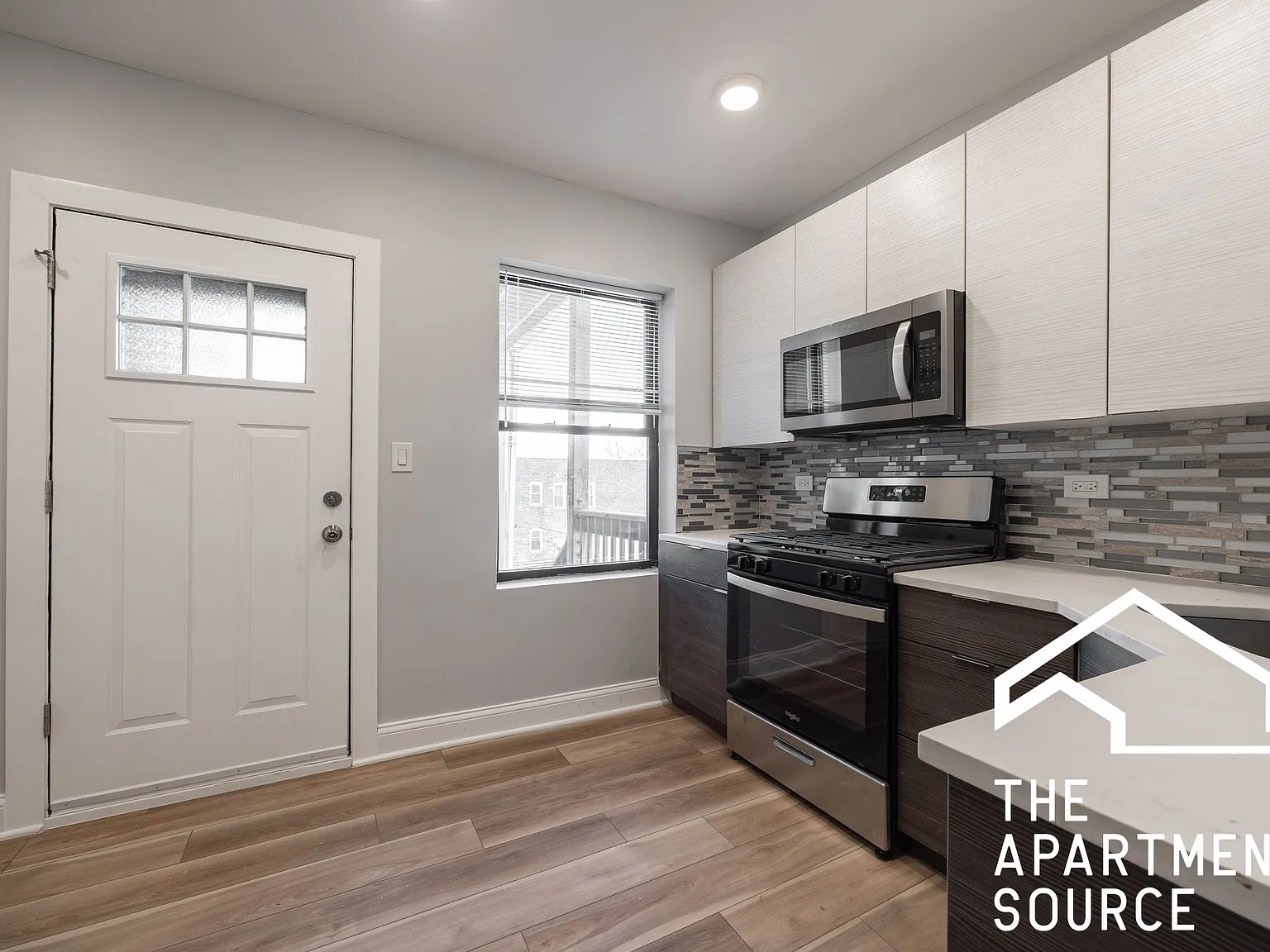 6148 N Francisco Ave — Photo 2