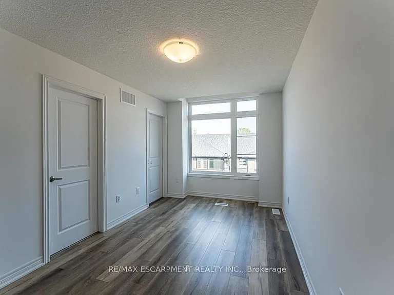 120 Court Dr #29 — Photo 18