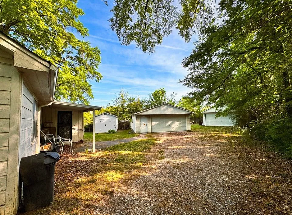 2 bed, 1092 sqft, $1,500 — Photo 3