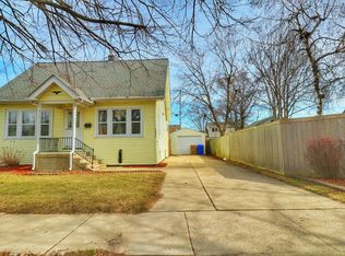 7829 15th Ave, Kenosha, WI 53143