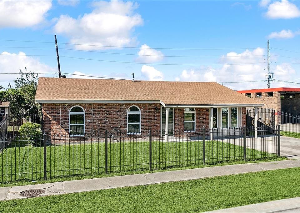 1st image of 2020 Sauvage Ave