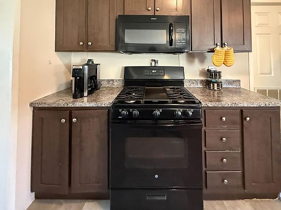 3rd image of 389 Rustic Ln N