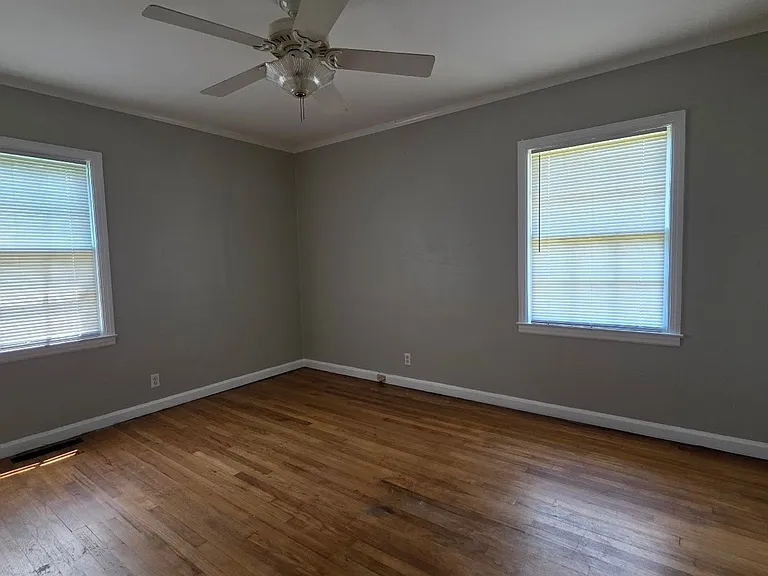 404 Elizabeth Ave — Photo 7