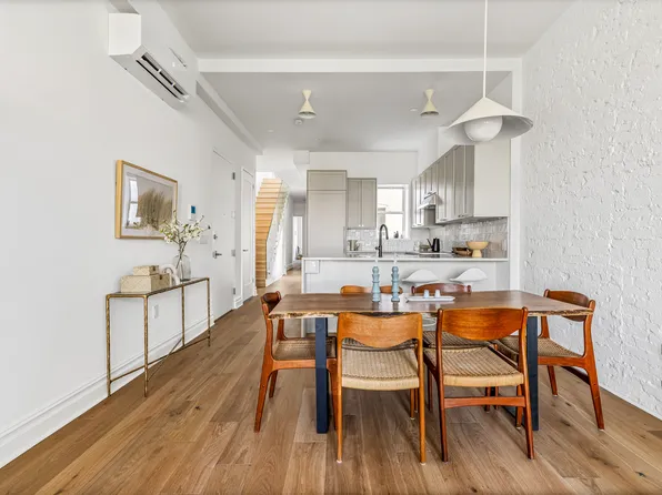 744 Park Place image 3 of 11