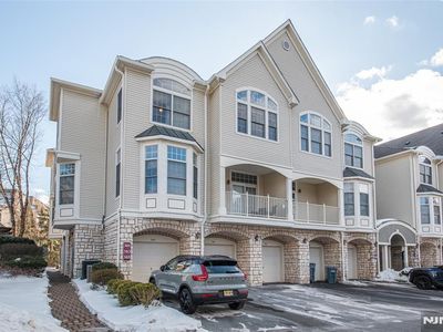 301 Kensington Ln #195, Livingston, NJ, 07039