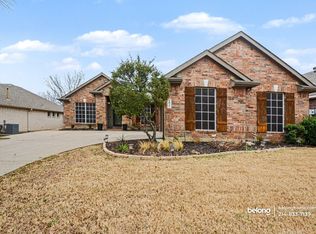 2817 Hollow Ridge Dr, Denton, TX 76210