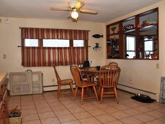 Eating area + DR