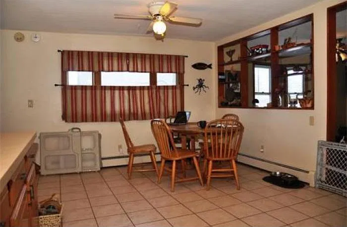 Eating area + DR