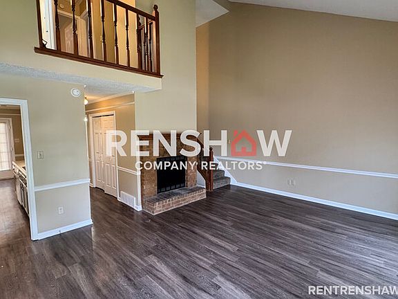 2nd image of 5853 Jardin Pl