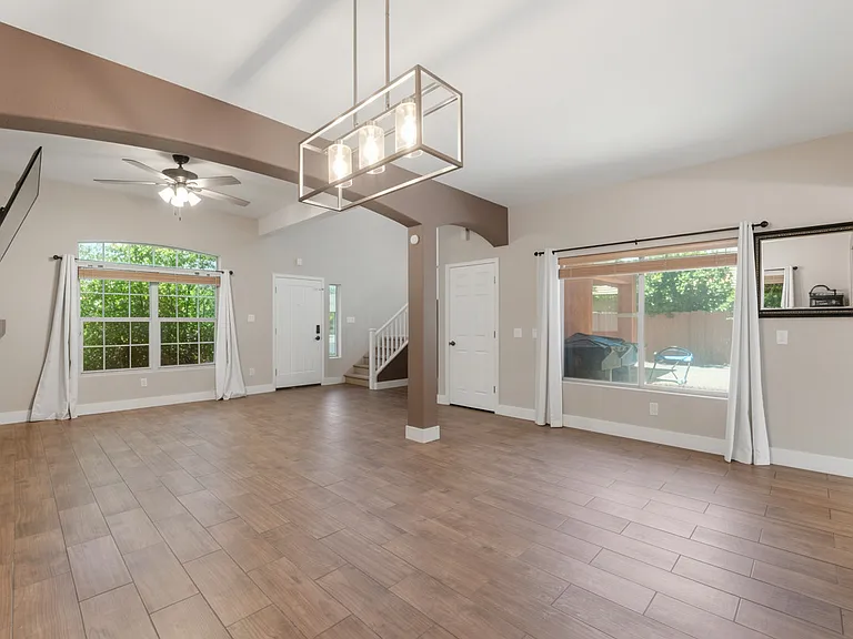 3446 E Fairview St — Photo 8
