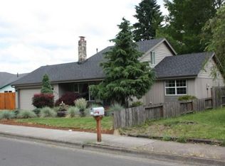 652 S R St, Cottage Grove, OR 97424
