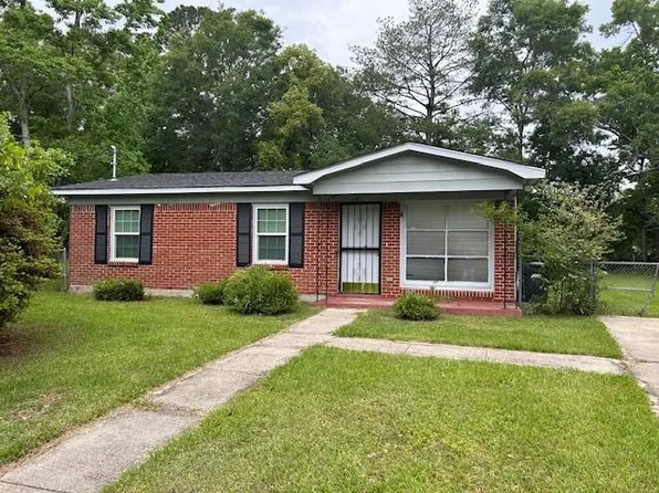 306 Grant Cir, Prichard, AL 36610