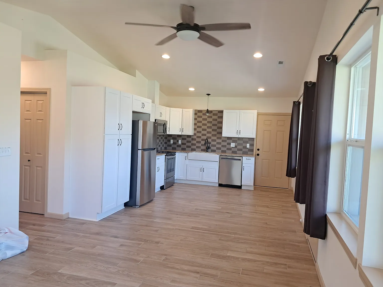 Hudspeth Ln, Shady Cove — Photo 4