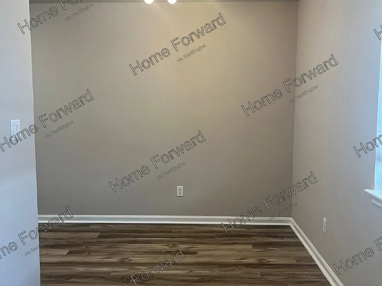 330 Codell Dr #8 — Photo 3