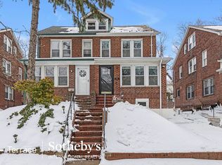 99-18 Ascan Ave, Forest Hills, NY 11375