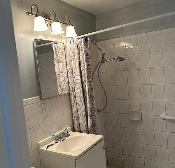 6024 W Clifton St #A — Photo 5