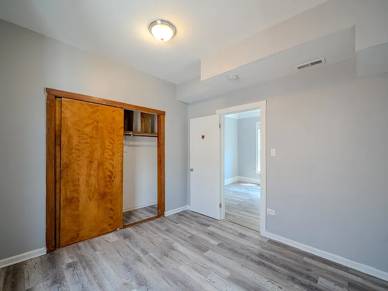 7916 S Throop St — Photo 14