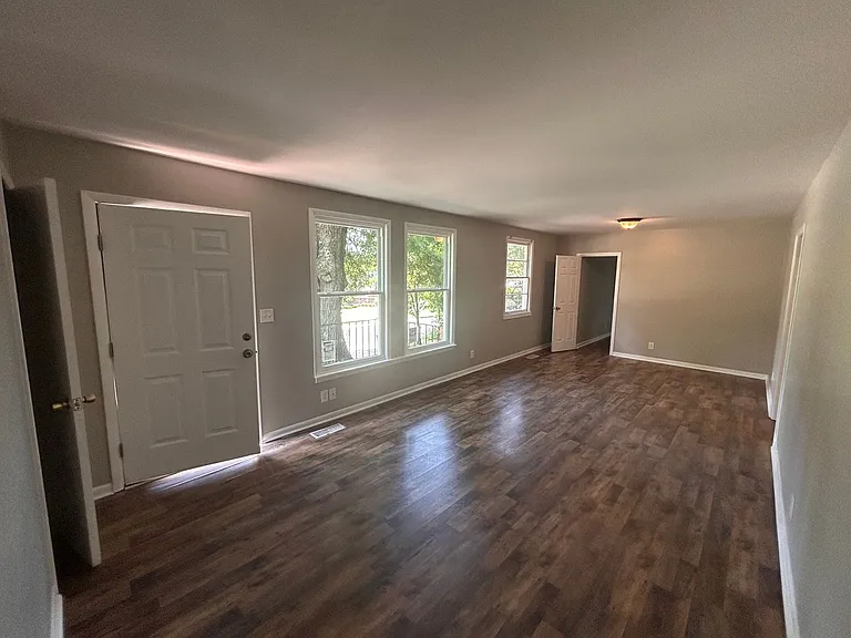 4503 Lakeview Dr NW — Photo 8