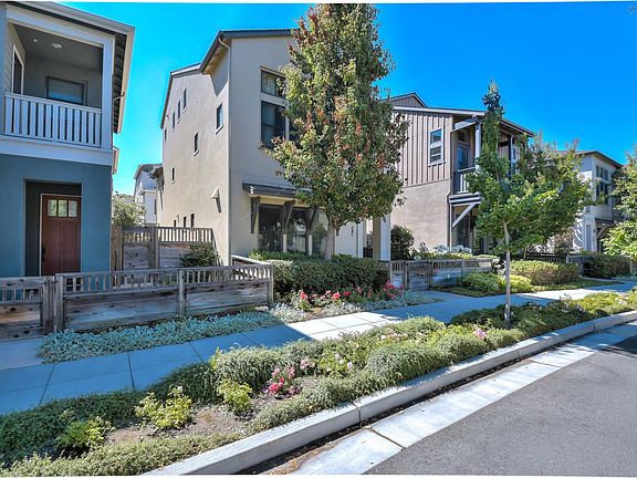 2nd image of 418 Deodar St