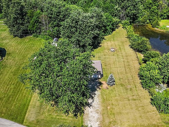 4th image of 8909 N Lakewood Dr
